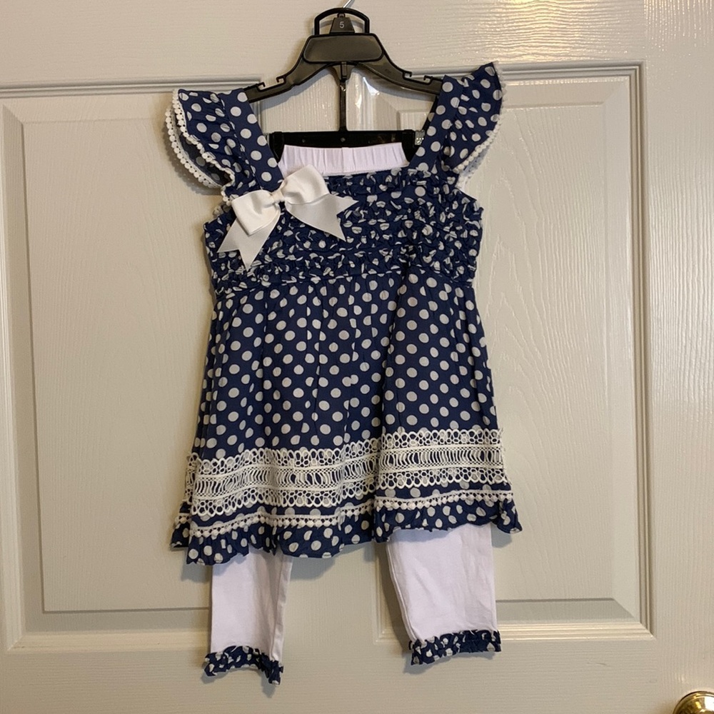 NWT. 2 piece matching outfit. Size 5